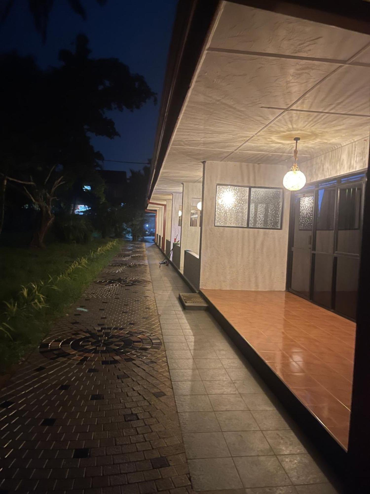 River View Banquet & Resort Wadduwa Eksteriør bilde