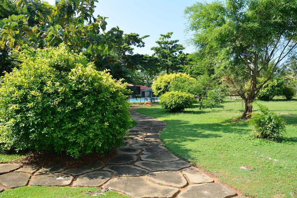 River View Banquet & Resort Wadduwa Eksteriør bilde
