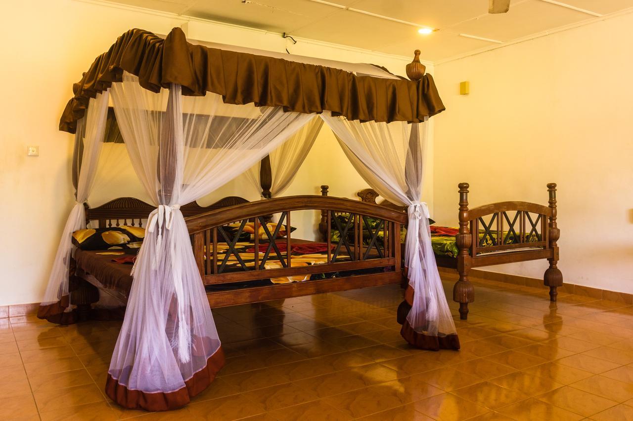 River View Banquet & Resort Wadduwa Eksteriør bilde