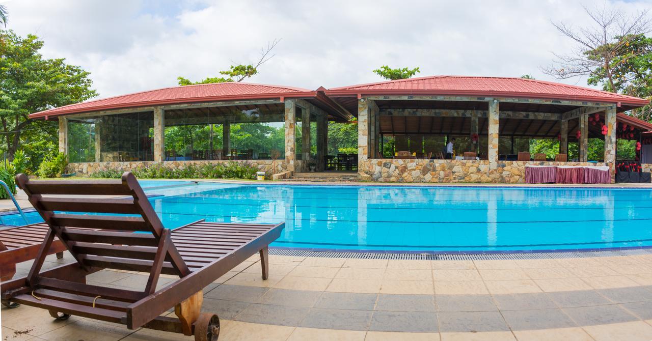 River View Banquet & Resort Wadduwa Eksteriør bilde