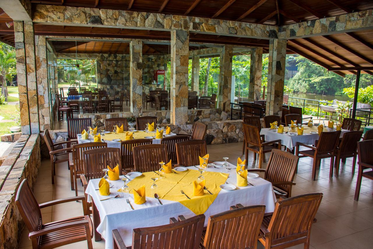 River View Banquet & Resort Wadduwa Eksteriør bilde